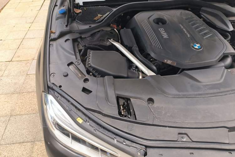 Used BMW 7 Series 2018 740Li xDrive Luxury Edition M Sport Package Engine Bay Right