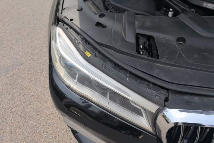 Used BMW 7 Series 2018 740Li xDrive Luxury Edition M Sport Package Engine Bay Right