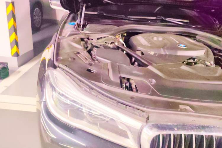 Used BMW 7 Series 2018 730Li Luxury Edition M Sport Package Engine Bay Right