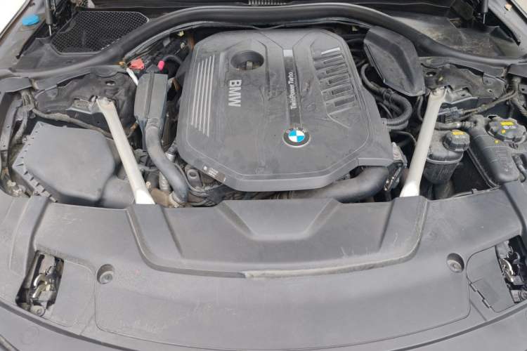 Used BMW 7 Series 2018 740Li M Sport Package Leading Model Engine Bay