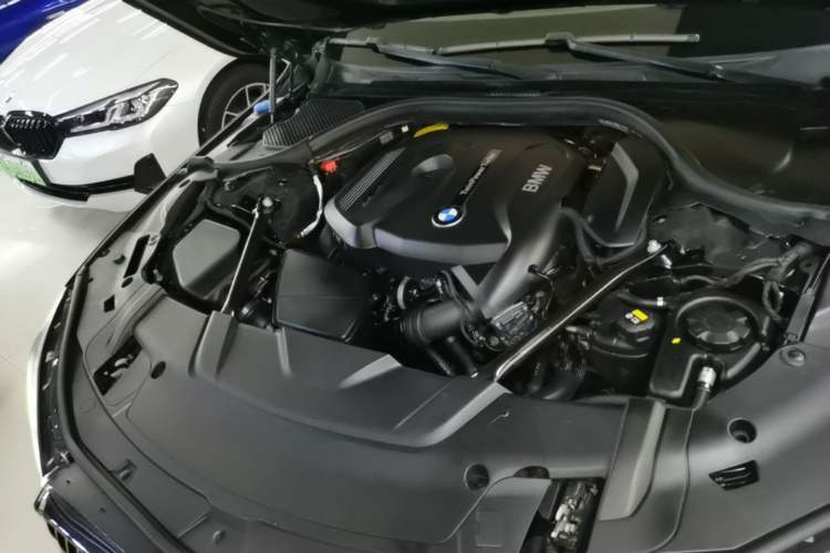 Used BMW 7 Series 2018 730Li Leading Model M Sport Package Engine Bay