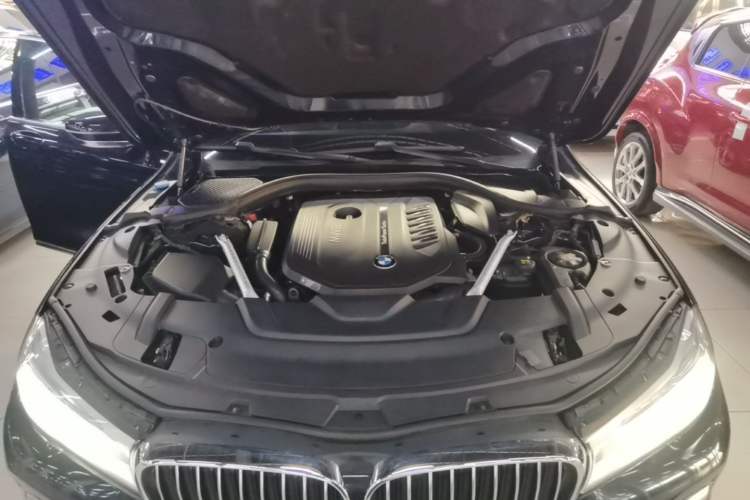 Used BMW 7 Series 2018 740Li M Sport Package Leading Model Engine Bay