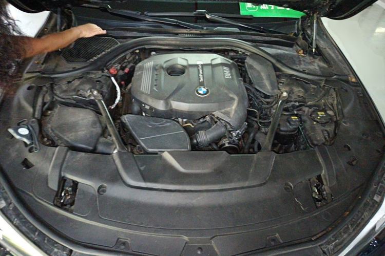 Used BMW 7 Series 2018 730Li Leading Model M Sport Package Engine Bay