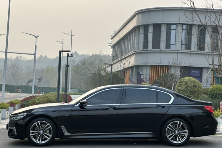 Used BMW 7 Series 2018 730Li Luxury Edition M Sport Package Exterior 10