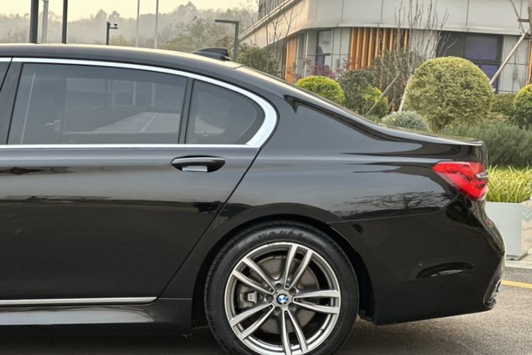 Used BMW 7 Series 2018 730Li Luxury Edition M Sport Package Exterior 11