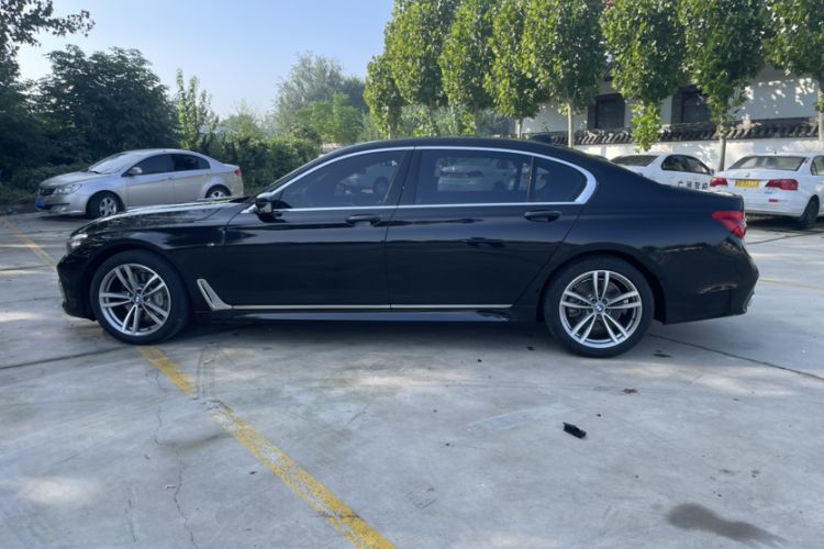 Used BMW 7 Series 2018 730Li Leading Model M Sport Package Exterior 2
