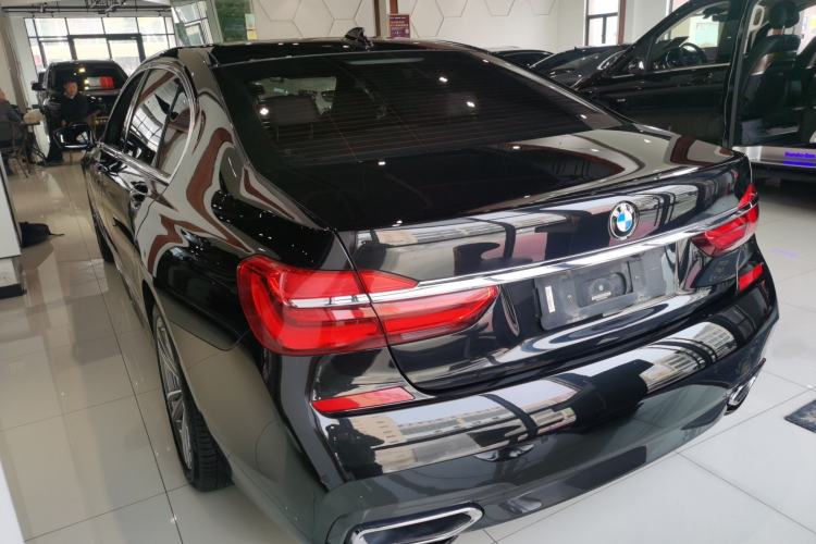 Used BMW 7 Series 2018 730Li Leading Model M Sport Package Exterior 2