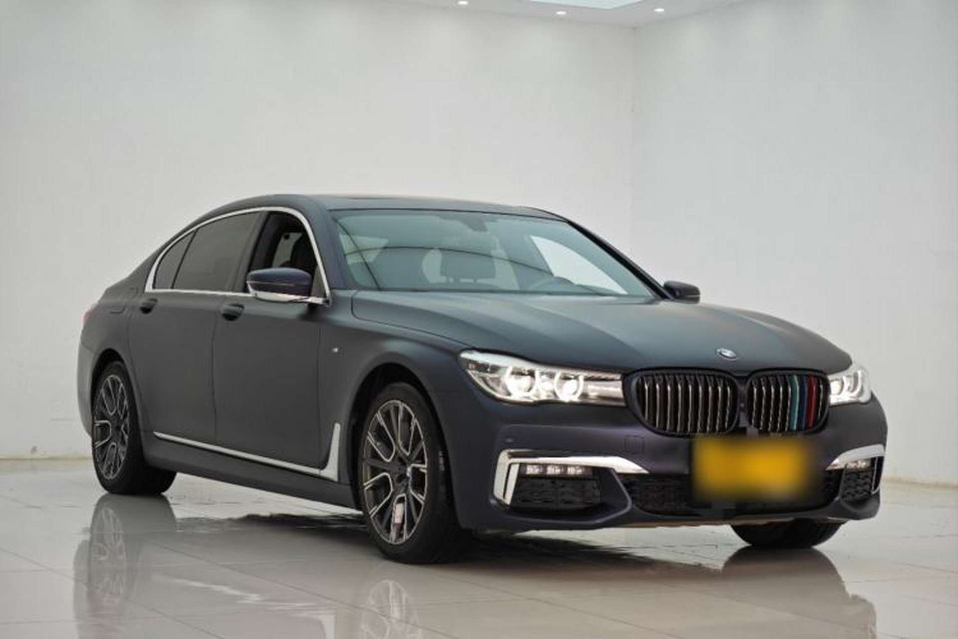 Used BMW 7 Series 2018 730Li Leading Model M Sport Package Exterior 2