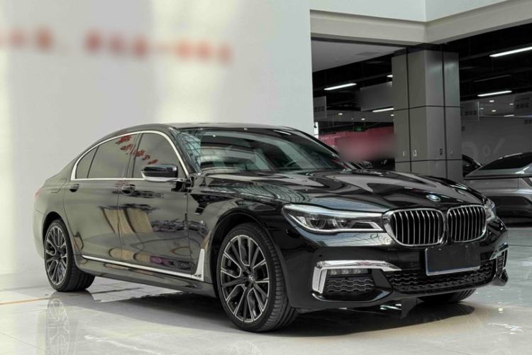Used BMW 7 Series 2018 740Li M Sport Package Leading Model Exterior 2
