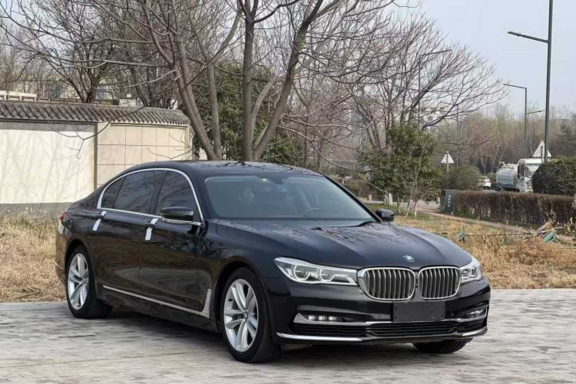 Used BMW 7 Series 2018 730Li Luxury Model Excellence Package Exterior 2