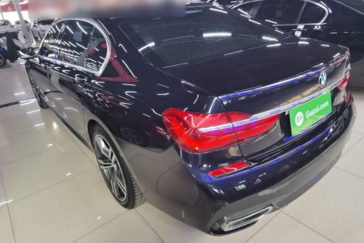 Used BMW 7 Series 2018 740Li M Sport Package Leading Model Exterior 2