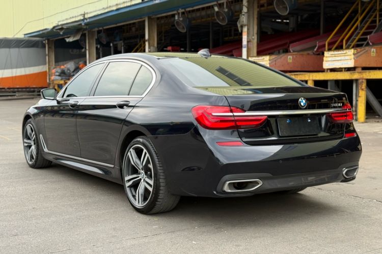 Used BMW 7 Series 2018 740Li M Sport Package Leading Model Exterior 3