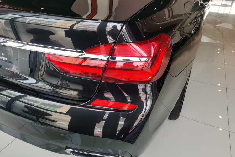 Used BMW 7 Series 2018 730Li Leading Model M Sport Package Exterior 3