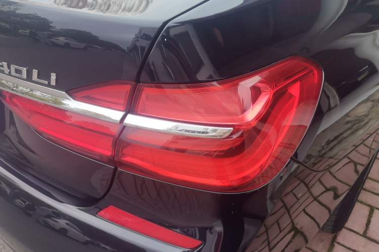 Used BMW 7 Series 2018 730Li Leading Model M Sport Package Exterior 3