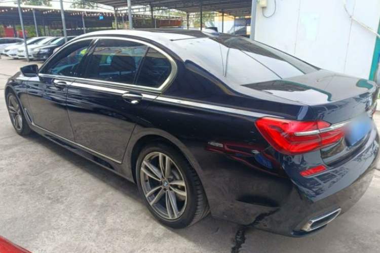 Used BMW 7 Series 2018 730Li Luxury Edition M Sport Package Exterior 3