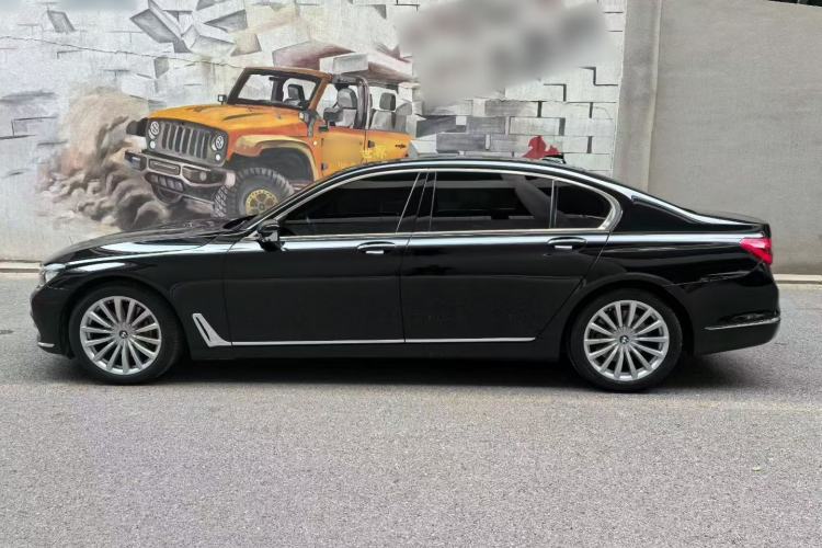 Used BMW 7 Series 2018 730Li Leading Model Excellence Package Exterior 3