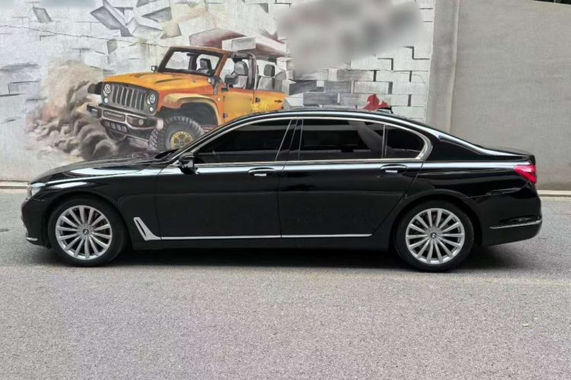 Used BMW 7 Series 2018 730Li Leading Model Excellence Package Exterior 3