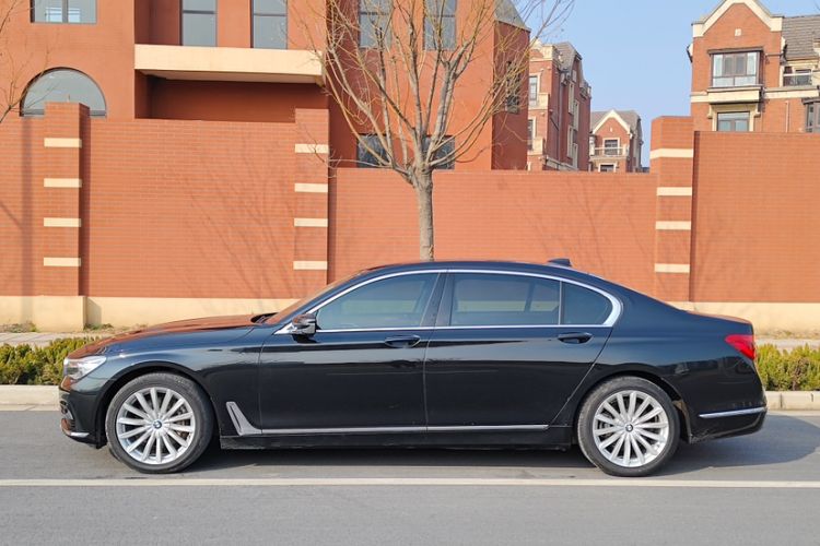 Used BMW 7 Series 2018 730Li Leading Model Excellence Package Exterior 3