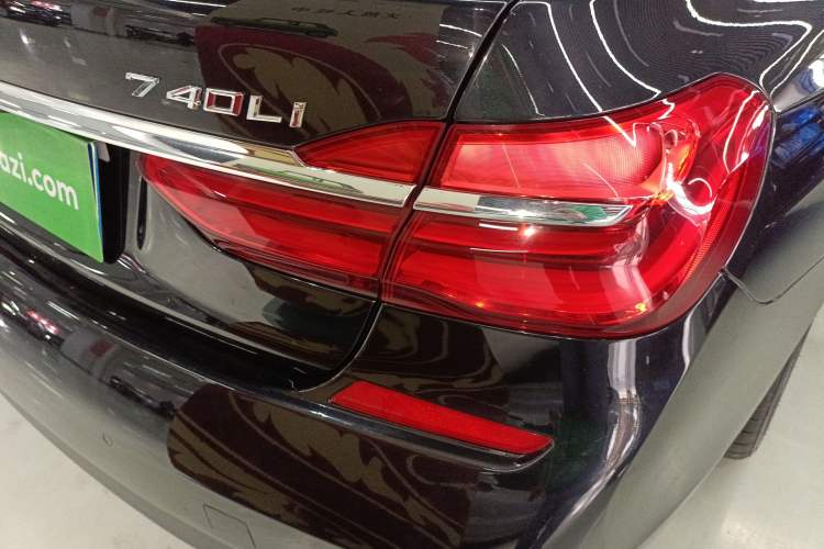 Used BMW 7 Series 2018 730Li Leading Model M Sport Package Exterior 3