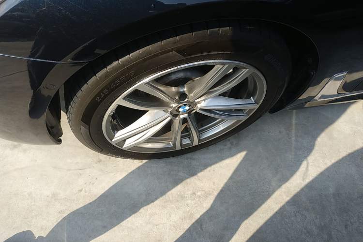 Used BMW 7 Series 2018 730Li Luxury Edition M Sport Package Exterior 4