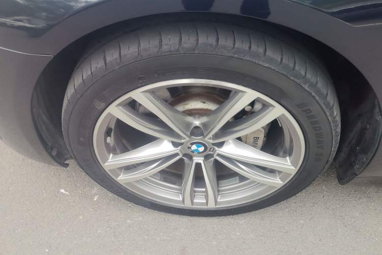 Used BMW 7 Series 2018 730Li Leading Model M Sport Package Exterior 4
