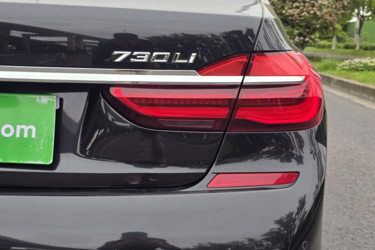 Used BMW 7 Series 2018 730Li Leading Model M Sport Package Exterior 4