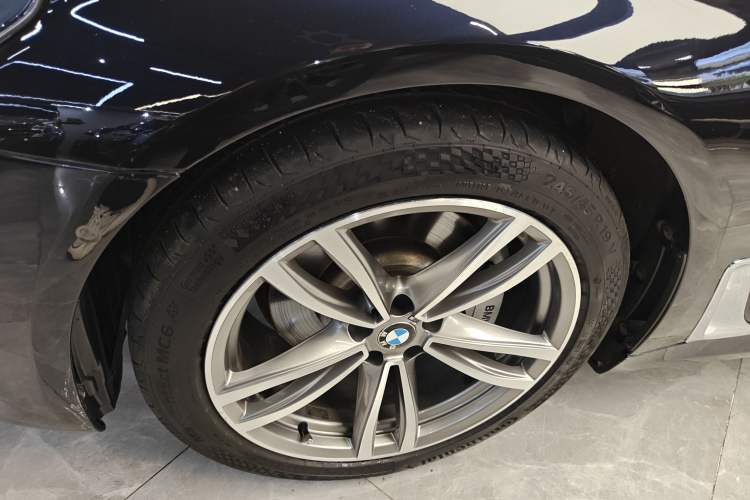 Used BMW 7 Series 2018 730Li Luxury Edition M Sport Package Exterior 4