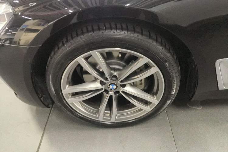 Used BMW 7 Series 2018 730Li Luxury Edition M Sport Package Exterior 4