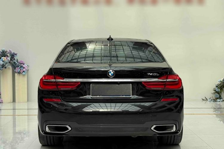 Used BMW 7 Series 2018 740Li M Sport Package Leading Model Exterior 4