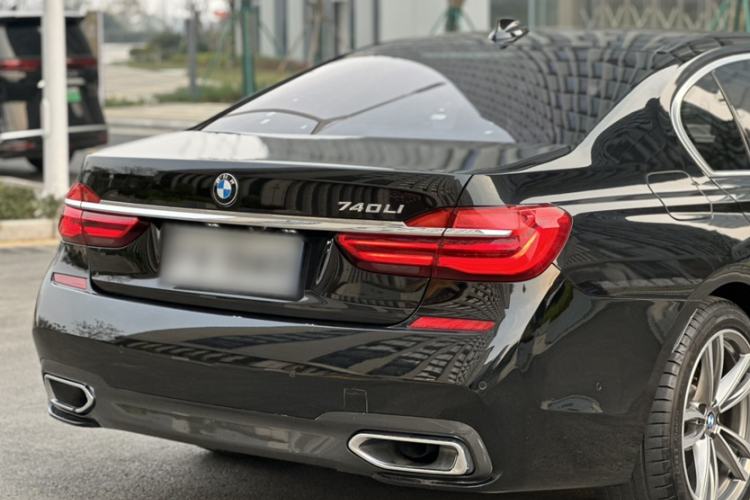 Used BMW 7 Series 2018 730Li Luxury Edition M Sport Package Exterior 4
