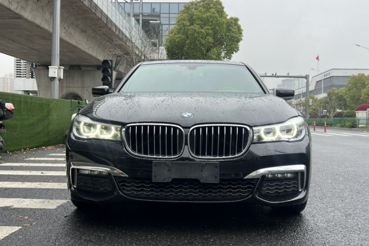 Used BMW 7 Series 2018 730Li Leading Model M Sport Package Exterior 4