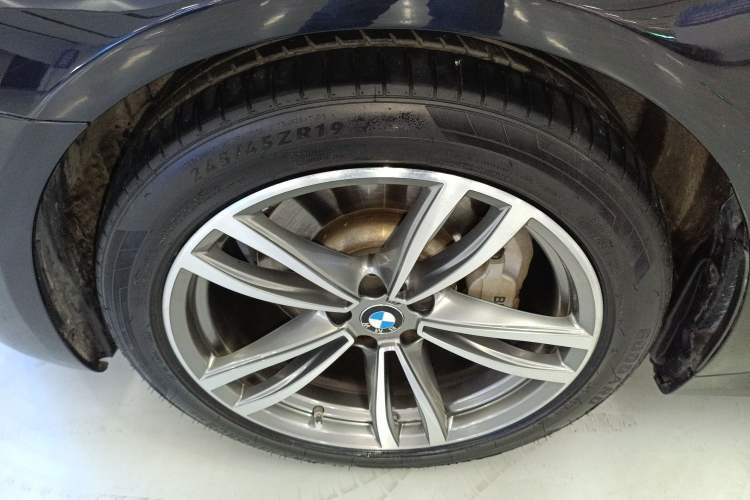 Used BMW 7 Series 2018 730Li Leading Model M Sport Package Exterior 4