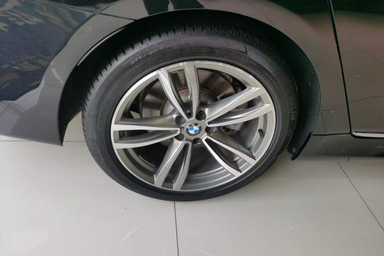 Used BMW 7 Series 2018 730Li Leading Model M Sport Package Exterior 5