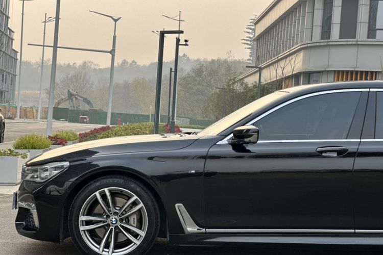 Used BMW 7 Series 2018 730Li Luxury Edition M Sport Package Exterior 8