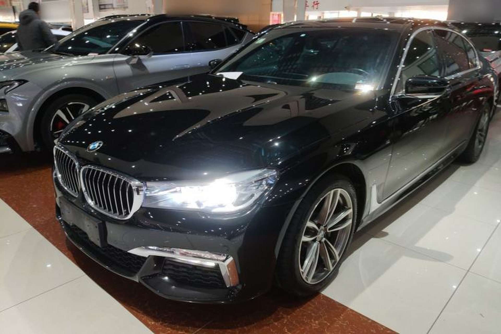 Used BMW 7 Series 2018 730Li Leading Model M Sport Package Front Left 45 Deg