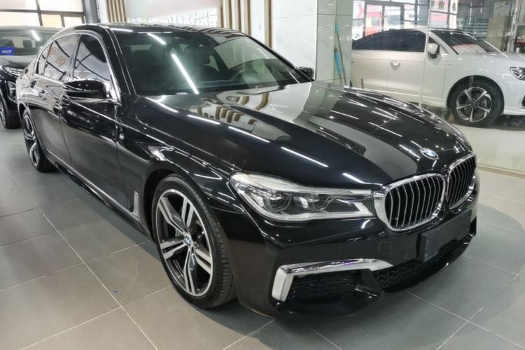Used BMW 7 Series 2018 740Li M Sport Package Leading Model Front Right 45 Deg