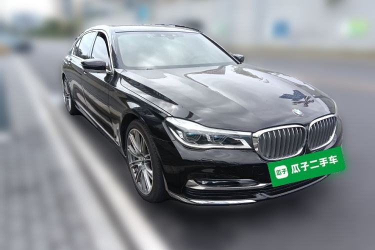 Used BMW 7 Series 2018 740Li xDrive Luxury Edition Excellence Package Front Right 45 Deg