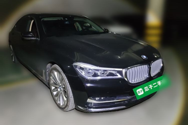 Used BMW 7 Series 2018 740Li Leading Model Excellence Package Front Right 45 Deg