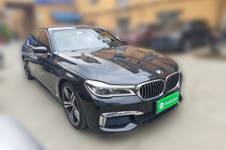 Used BMW 7 Series 2018 740Li M Sport Package Leading Model Front Right 45 Deg