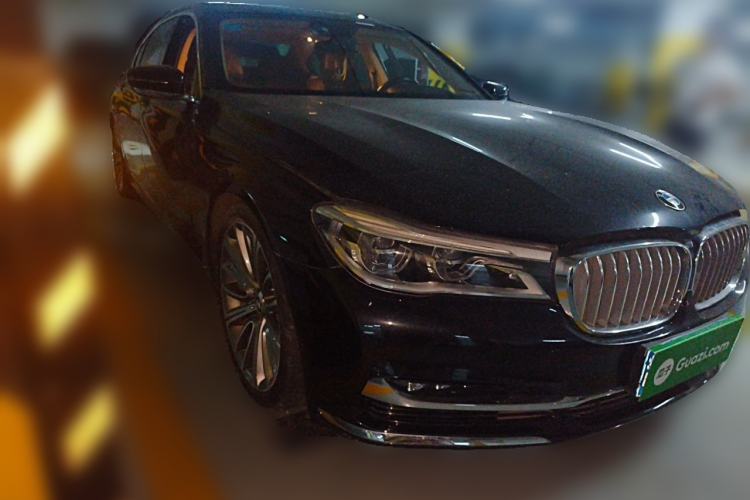 Used BMW 7 Series 2018 740Li Leading Model Excellence Package Front Right 45 Deg