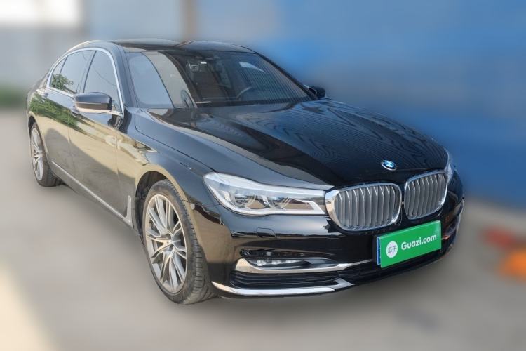 Used BMW 7 Series 2018 740Li xDrive Luxury Edition Excellence Package Front Right 45 Deg