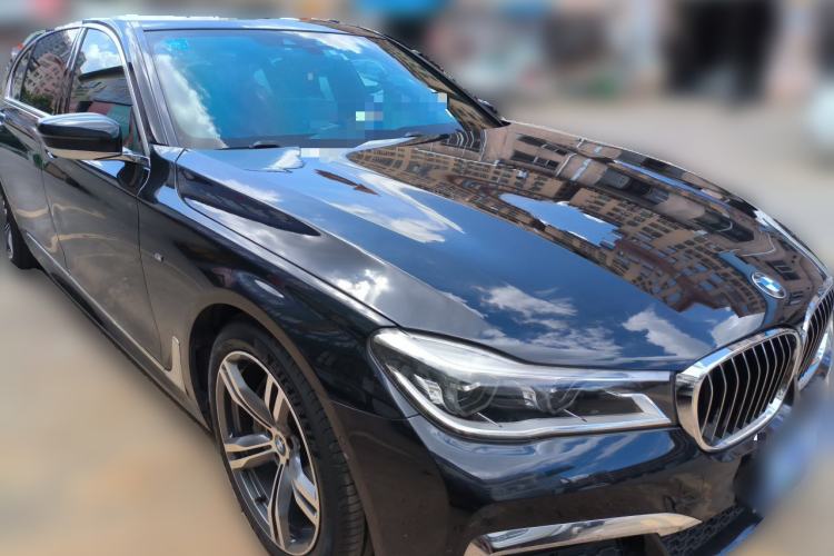 Used BMW 7 Series 2018 740Li M Sport Package Leading Model Front Right 45 Deg