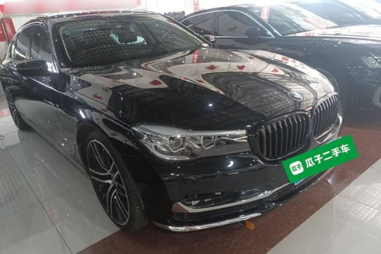Used BMW 7 Series 2018 730Li Leading Model Excellence Package Front Right 45 Deg