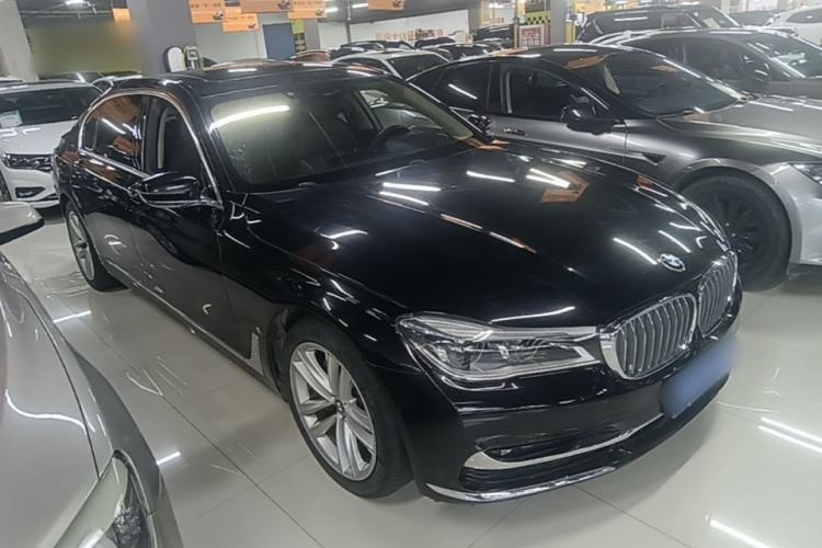 Used BMW 7 Series 2018 730Li Luxury Model Excellence Package Front Right 45 Deg