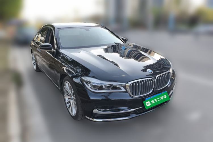 Used BMW 7 Series 2018 740Li Leading Model Excellence Package Front Right 45 Deg