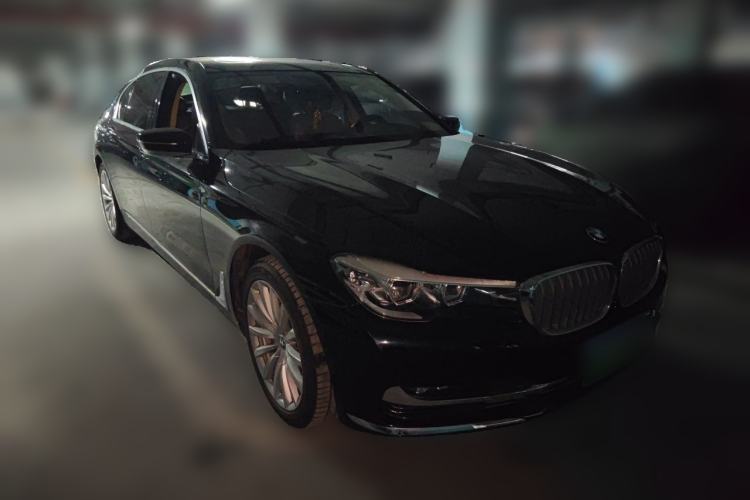 Used BMW 7 Series 2018 730Li Leading Model Excellence Package Front Right 45 Deg
