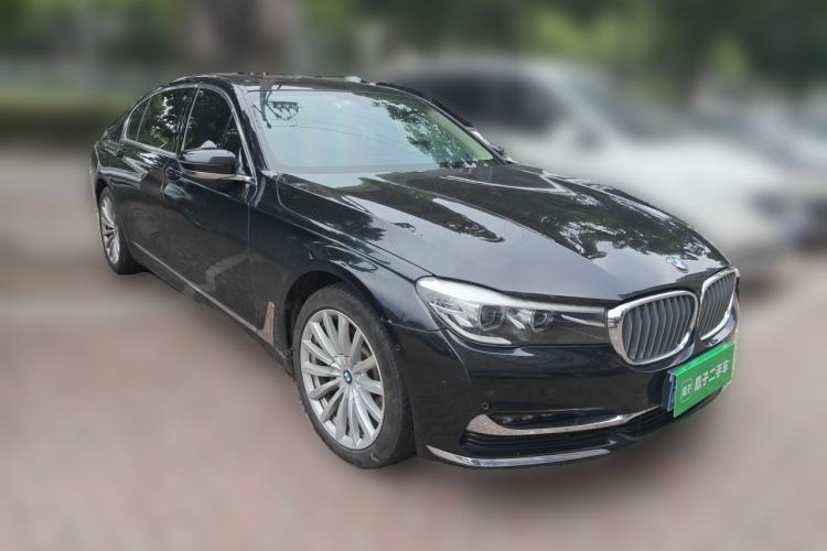 Used BMW 7 Series 2018 730Li Leading Model Excellence Package Front Right 45 Deg