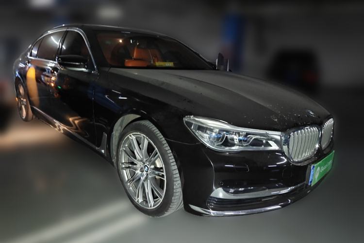 Used BMW 7 Series 2018 740Li xDrive Luxury Edition Excellence Package Front Right 45 Deg