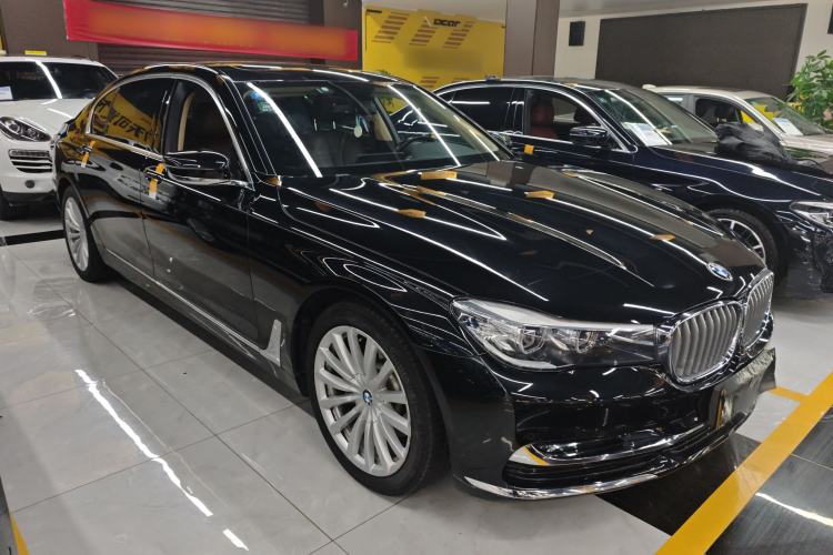 Used BMW 7 Series 2018 730Li Leading Model Excellence Package Front Right 45 Deg