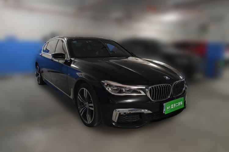 Used BMW 7 Series 2018 740Li M Sport Package Leading Model Front Right 45 Deg
